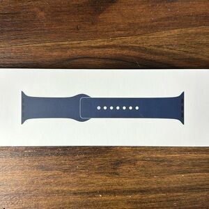 40 MM Apple Deep Navy Sport Band.